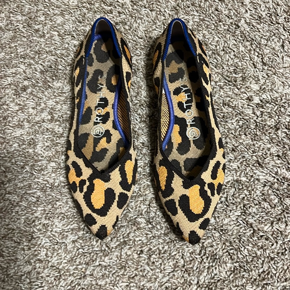 Great condition, Rothy valley flats.Only worn a few times.